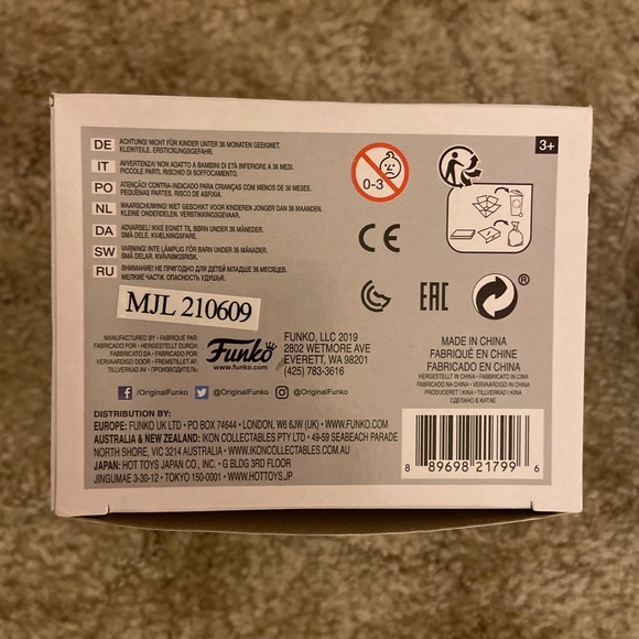 SOLD - Funko POP! Home Alone Marv 493 - Picture 6 of 6